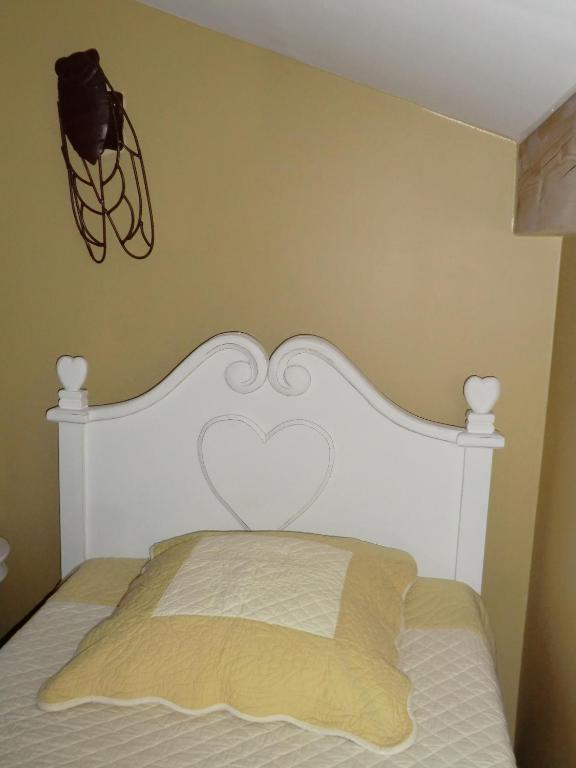 La Bastide De Fontaille Bed & Breakfast Saint-Felicien Room photo